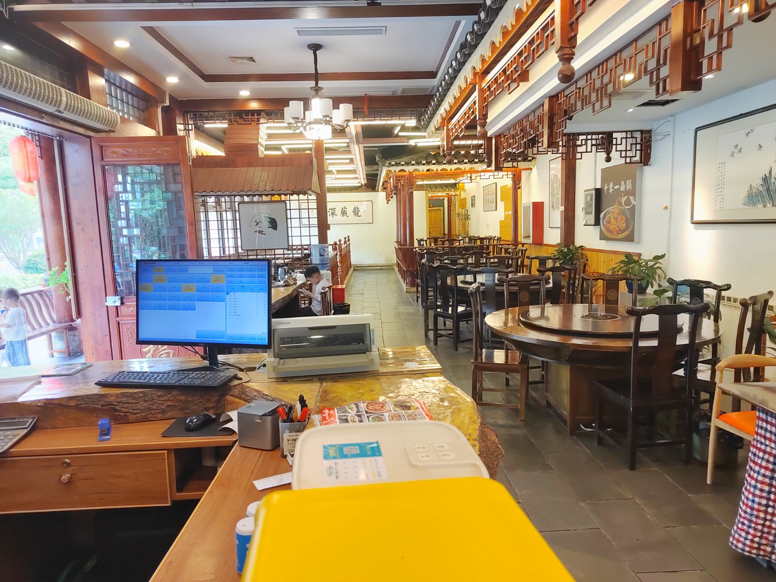 播州区遵南大道临街大型餐饮店低价急转